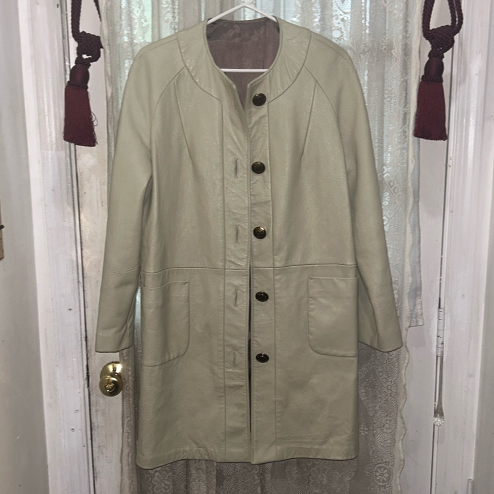 VINTAGE! NICE BEIGE LEATHER CAR COAT W/5 BUTTONS